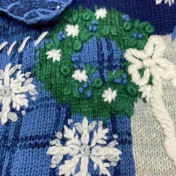 Carolina Colours women’s size large holiday zip up sweater. - Picture 9 of 10